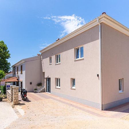 New 4 Star Apartment M&A In Town Црес Екстер'єр фото