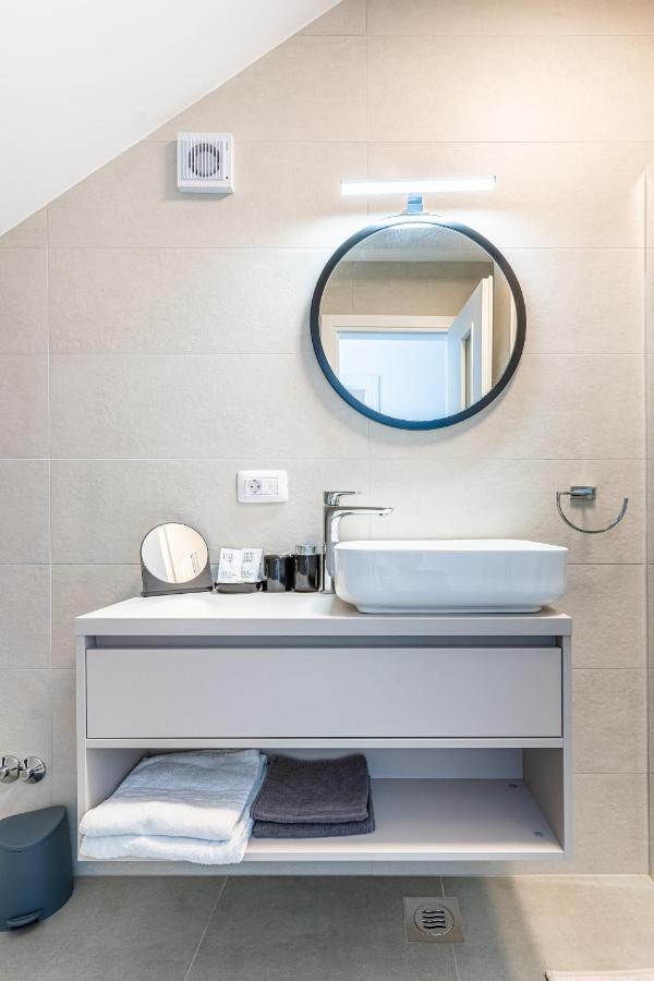 New 4 Star Apartment M&A In Town Црес Екстер'єр фото