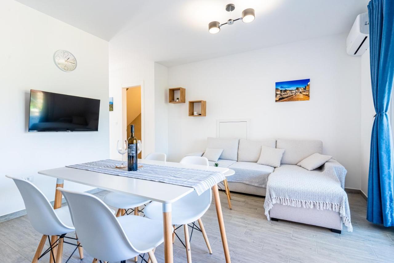 New 4 Star Apartment M&A In Town Црес Екстер'єр фото
