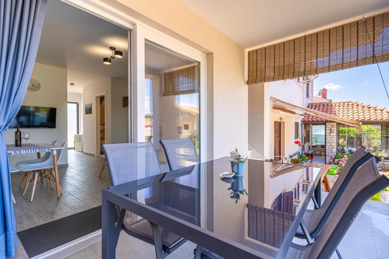 New 4 Star Apartment M&A In Town Црес Екстер'єр фото