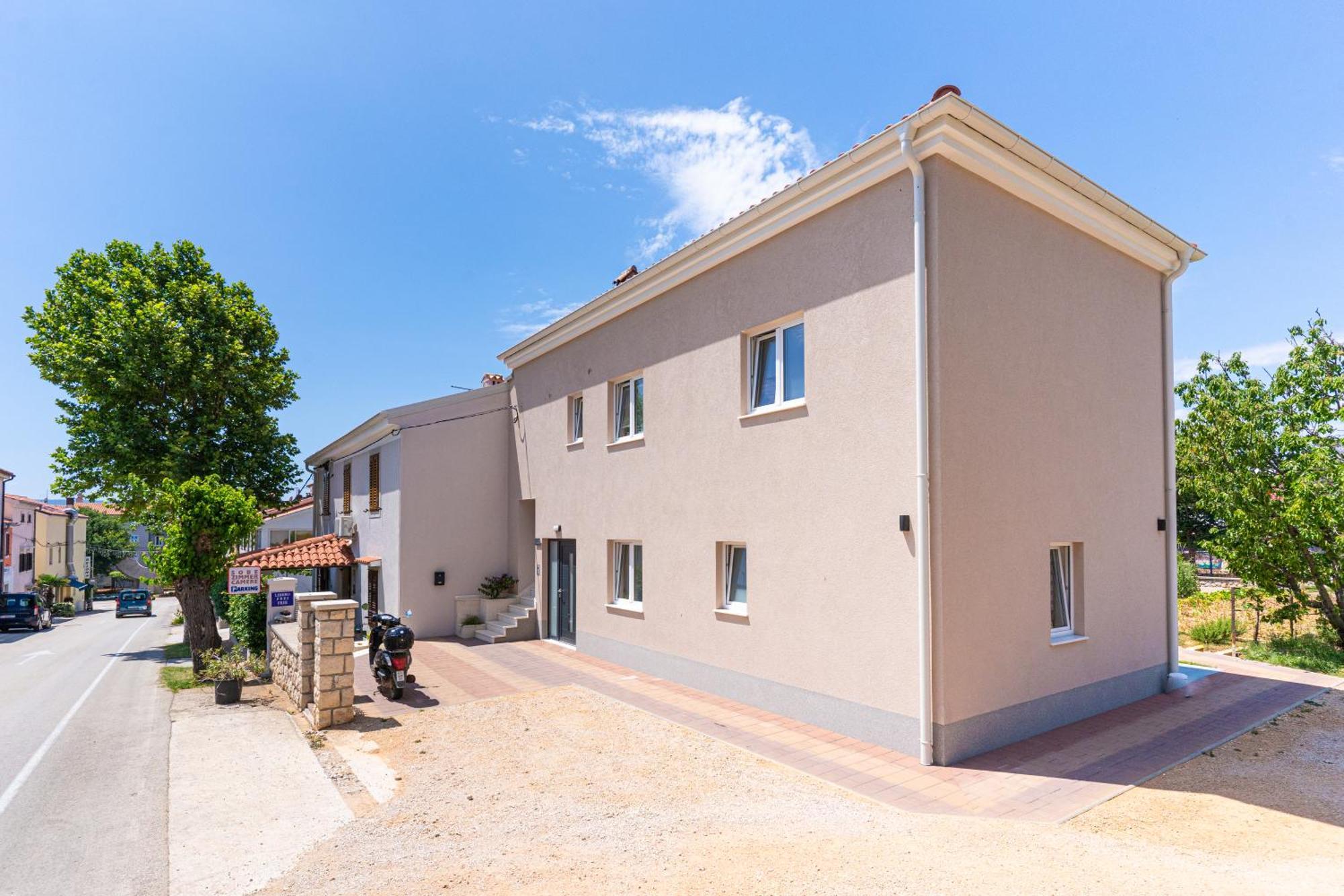 New 4 Star Apartment M&A In Town Црес Екстер'єр фото